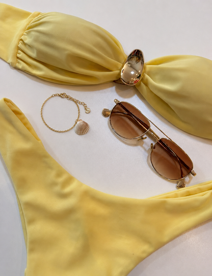 Biquíni Tomara que Caia Feminino com Detalhe e Calcinha Asa Delta Moda Praia