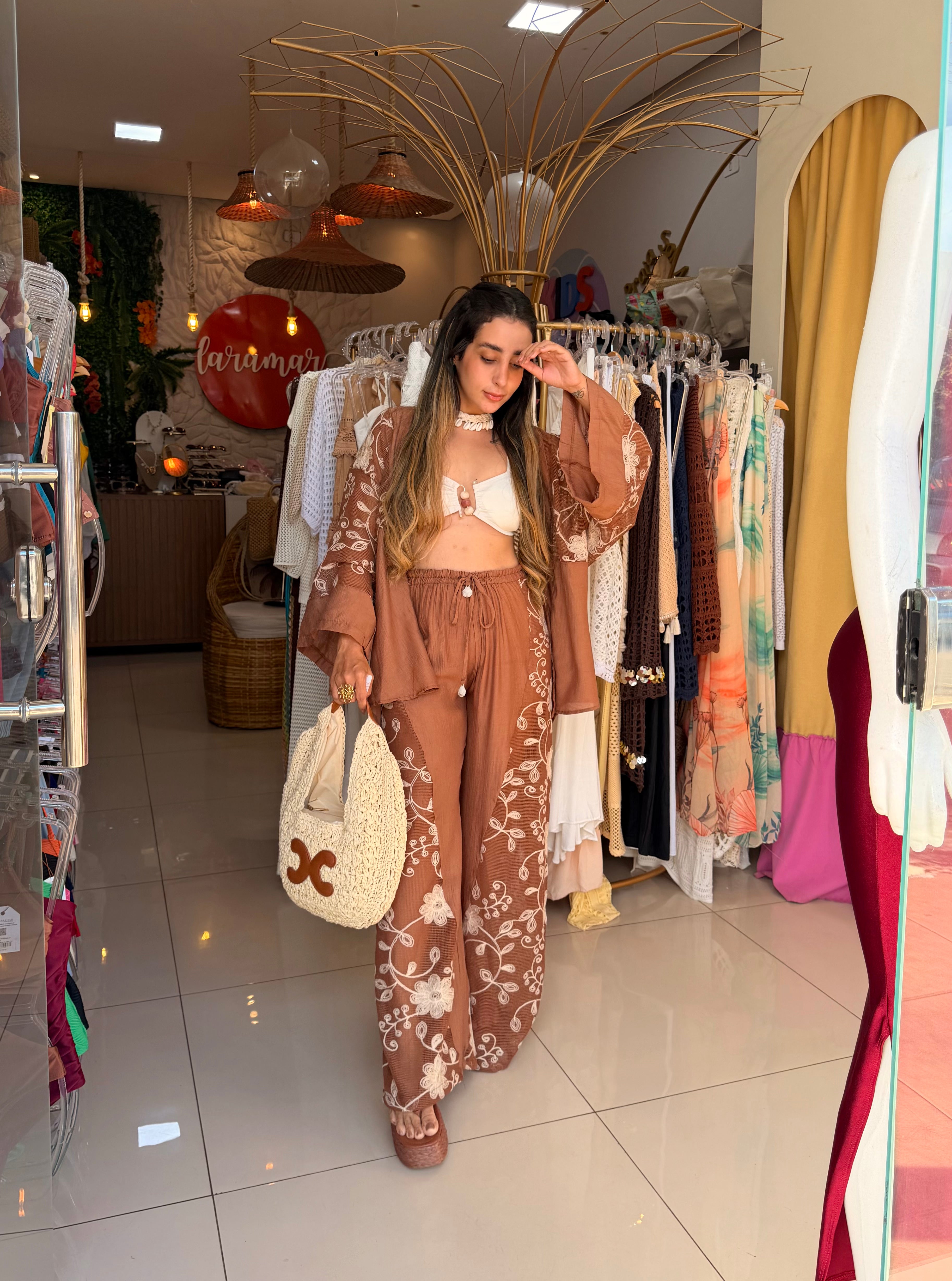 Conjunto Bordado Feminino com Kimono e Calça Pantalona Moda Praia Resort