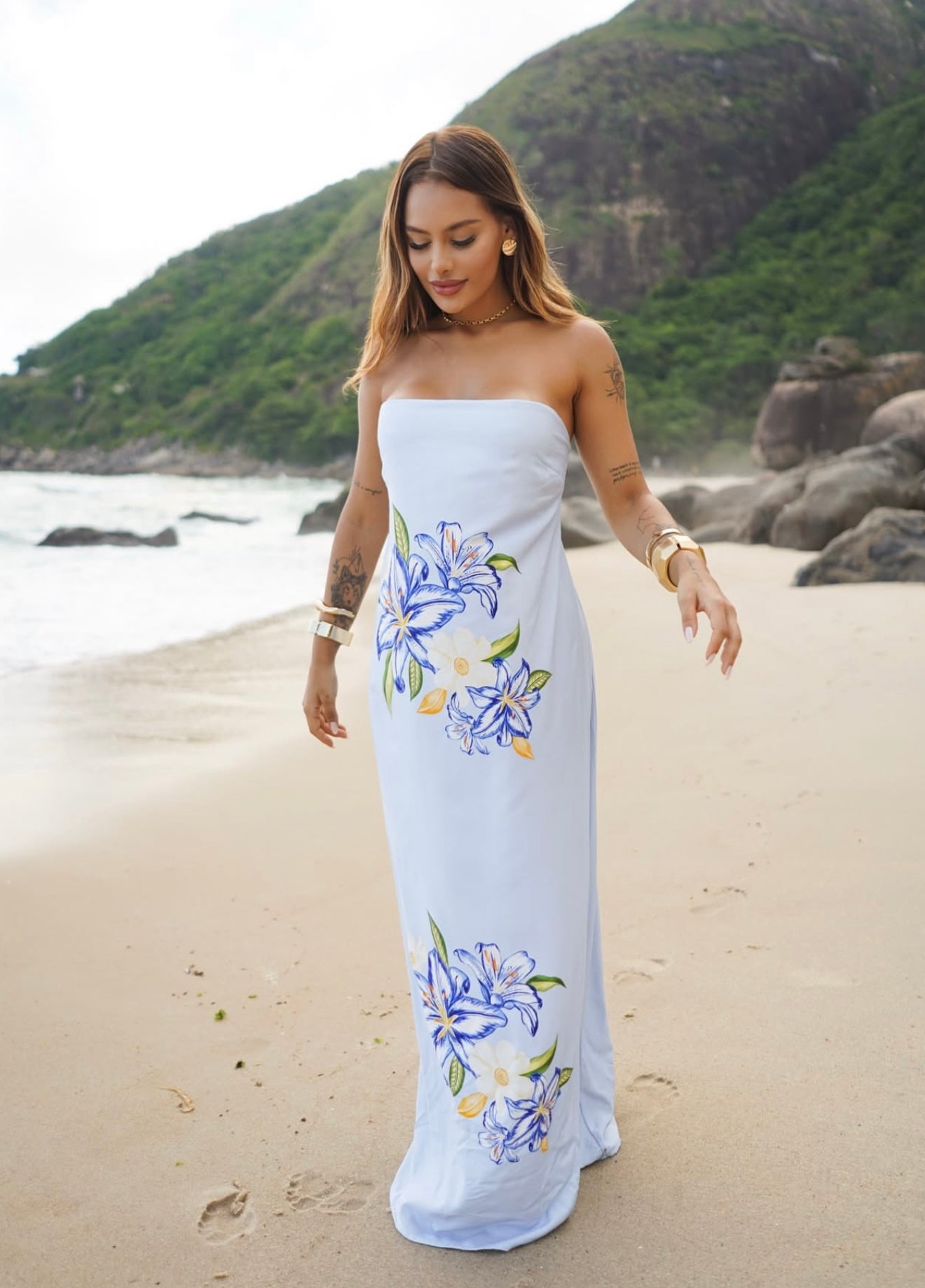 Vestido Saída de Praia Longo Tomara que Caia com Estampa Floral Moda Verão